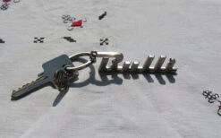 VW Collection Bulli Schriftzug Schlüsselanhänger -Campinggeschirr Zubehör Geschäft 386209 2838314